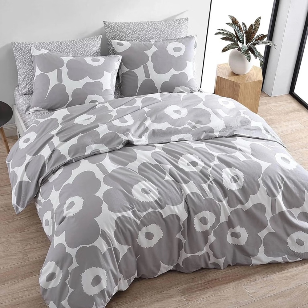 Marimekko Gray and White Floral Duvet Cover Set